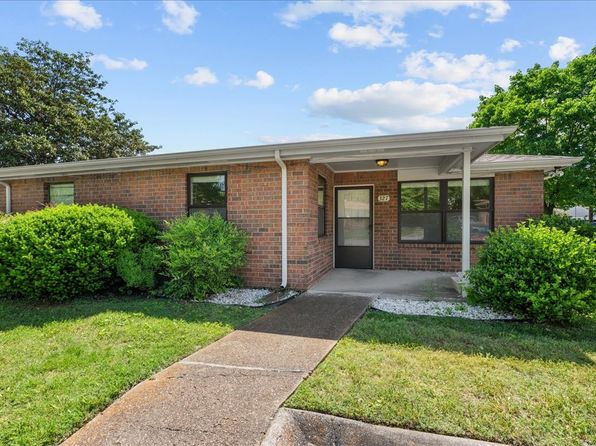 327 Deer Lake Dr, Nashville, TN 37221