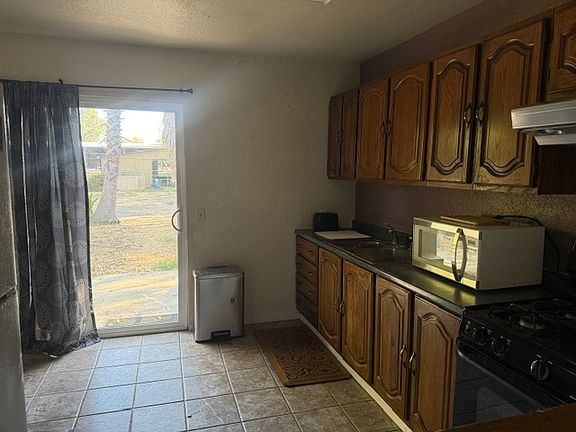 4th image of 28338 N Thornton Rd