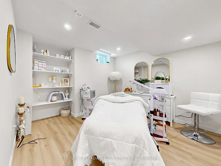 177 Laurendale Ave — Photo 35