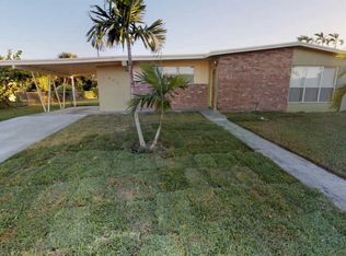 425 Fontana Dr, Palm Springs, FL 33461