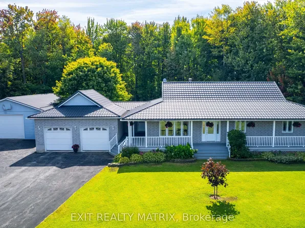 2120 Russland Rd, Ottawa, ON K0A 3H0
