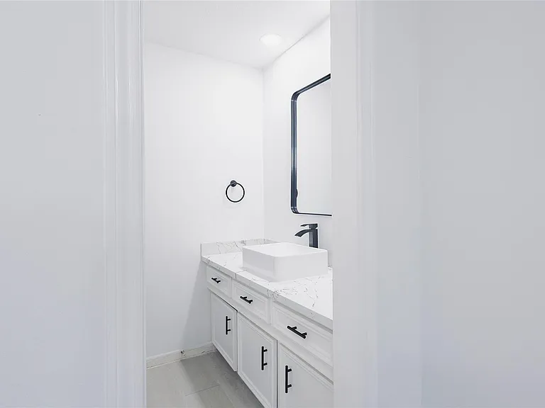 17527 Sandy Cliffs Dr — Photo 29