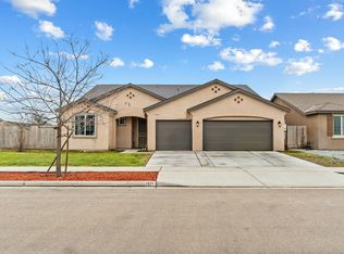 1571 Spring Crest Dr, Hanford, CA 93230
