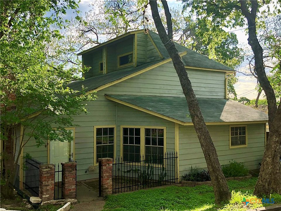 1st image of 615 Burleson St #4