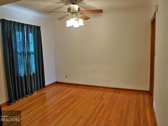 5th image of 1512 Linda Ln