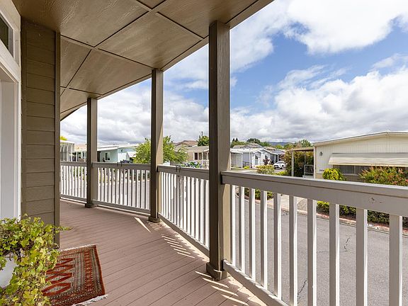 3rd image of 121 Cabana Drive