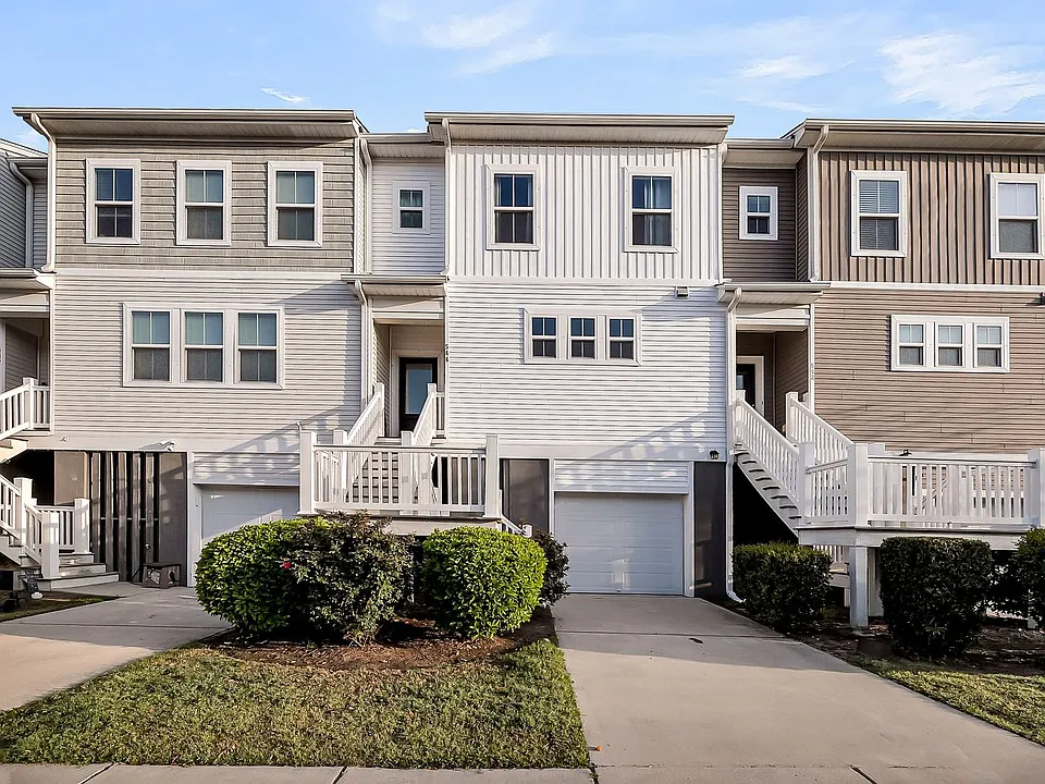 544 McLernon Trce