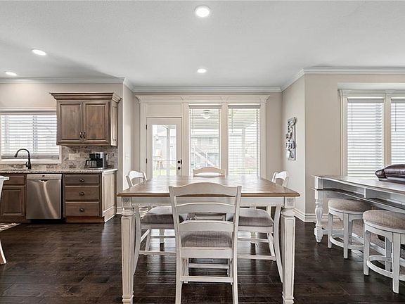 3rd image of 4213 SW Stoney Brook Dr