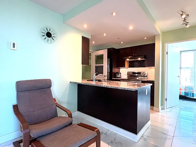 1008 Cambie St #2005 — Photo 5