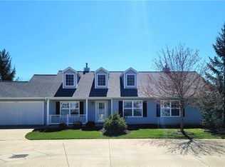 1075 Somerset Ln, Aurora, OH 44202