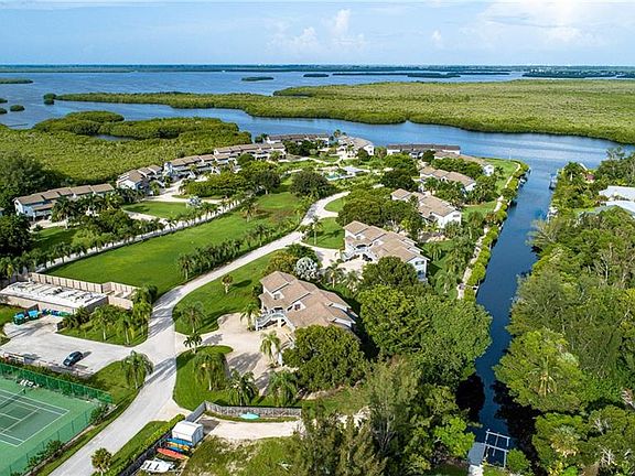 3rd image of 5461 Blue Crab Cir APT S2