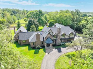 1899 Hilltop Ln, Bannockburn, IL 60015