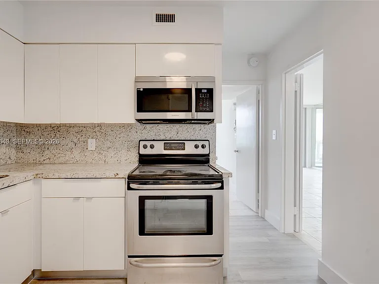 5161 Collins Ave #516 — Photo 24
