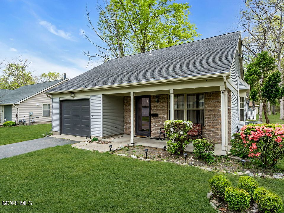1st image of 508 Petunia Lane N