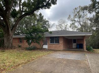 106 Bryant St, Ocean Springs, MS 39564
