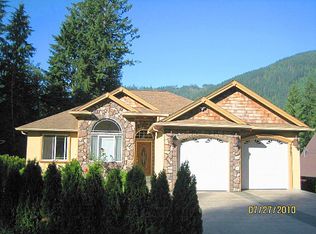 7967 Apache Dr, Maple Falls, WA 98266