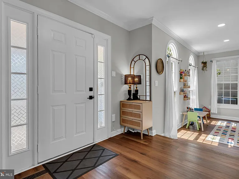 2816 Bargate Ct — Photo 6