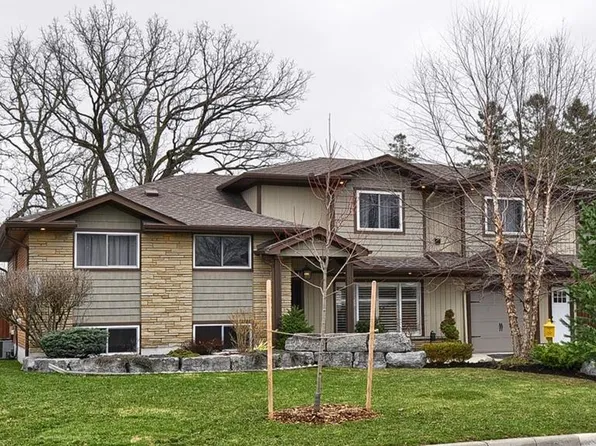 19 Woodland Dr, Cambridge, ON N1R 2X7