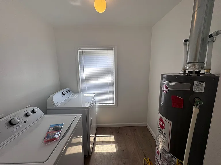2230 Monroe St — Photo 18