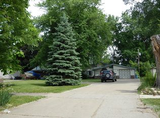 6075 Catalpa Ave, Sterling Heights, MI