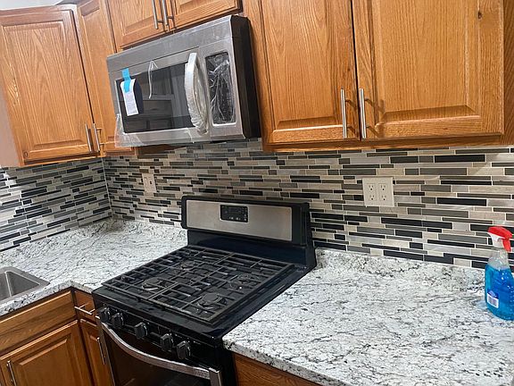 4th image of 2936 Wilson Ave