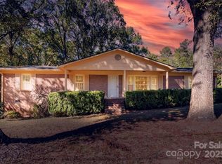 210 Cliffside Dr, Kannapolis, NC 28081