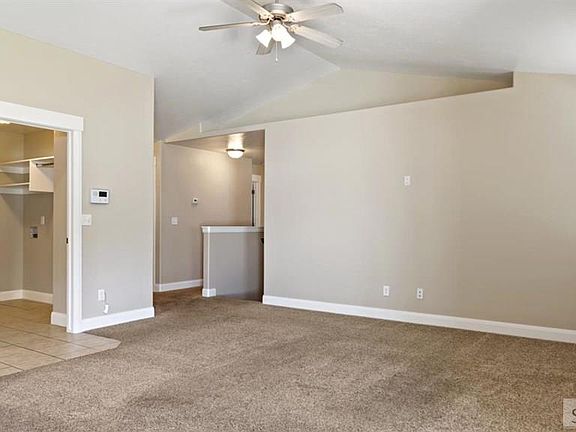 5th image of 1591 Clarence Dr