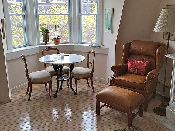 Dining area with Skyline Views