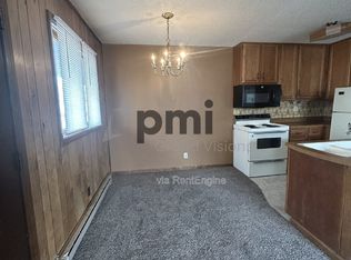 955 4th St #5, Charleston, IL 61920