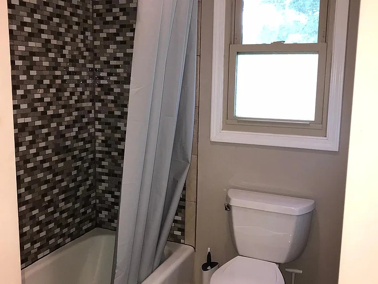 1203 Hales Ct — Photo 13