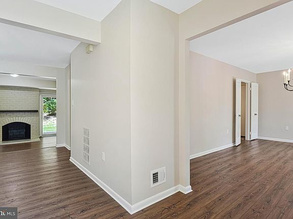 3rd image of 11814 Blue Spruce Rd