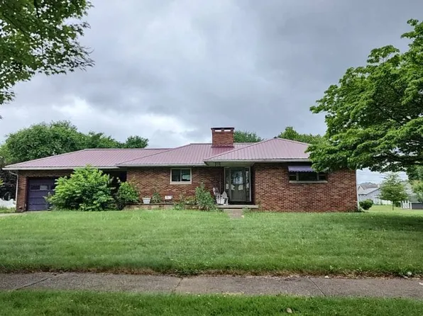 526 S Beaver St, Newcomerstown, OH 43832