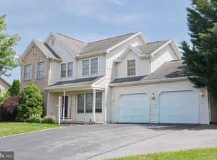 534 Carma Dr, Shippensburg, PA 17257
