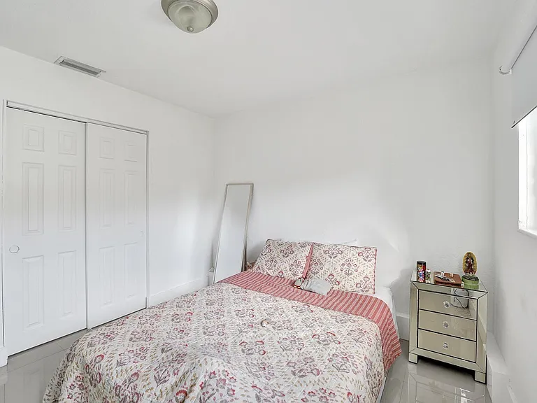 3322 McKinley St — Photo 37