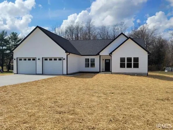 670 S 2nd St, Mitchell, IN 47446