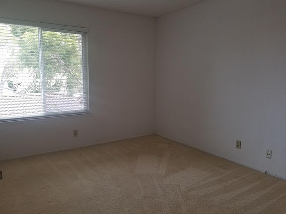 3rd image of 4904 Bridgepointe Pl #1