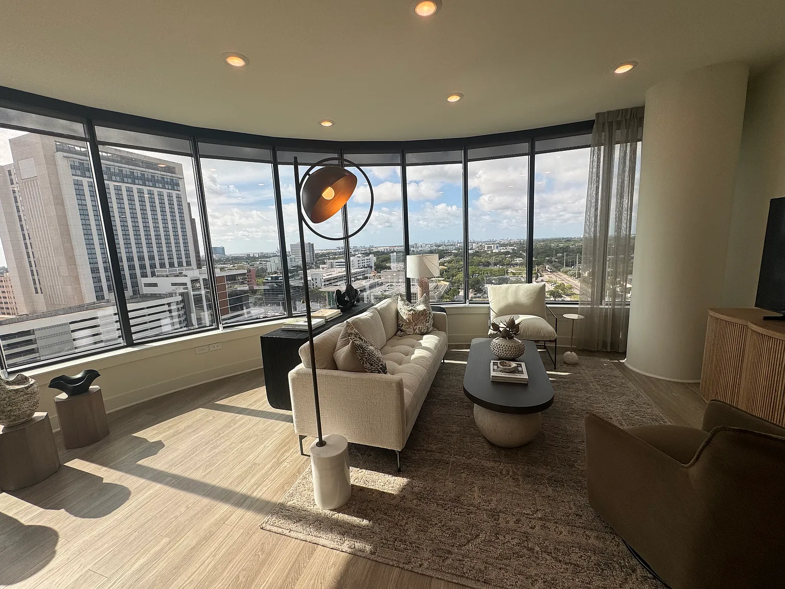 2 bed, 1133 sqft, $3,800 — Photo 3