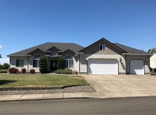 170 Palomino Ave, Roseburg, OR 97471