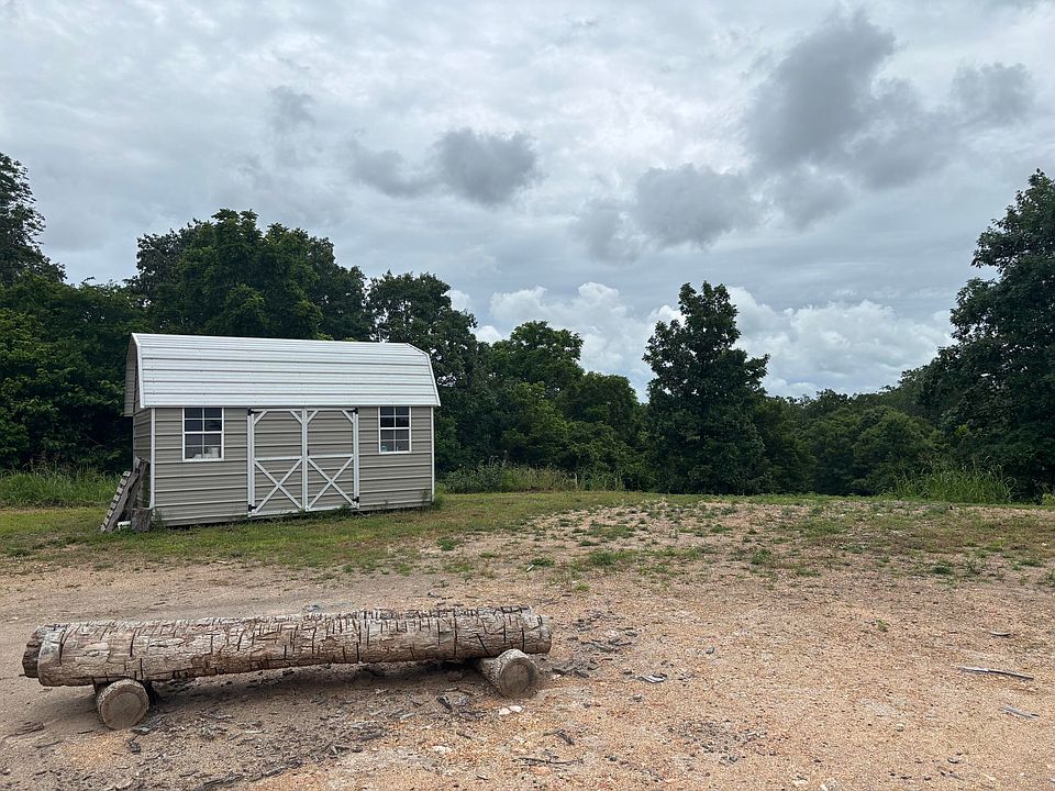 1st image of 8 Logan Lane