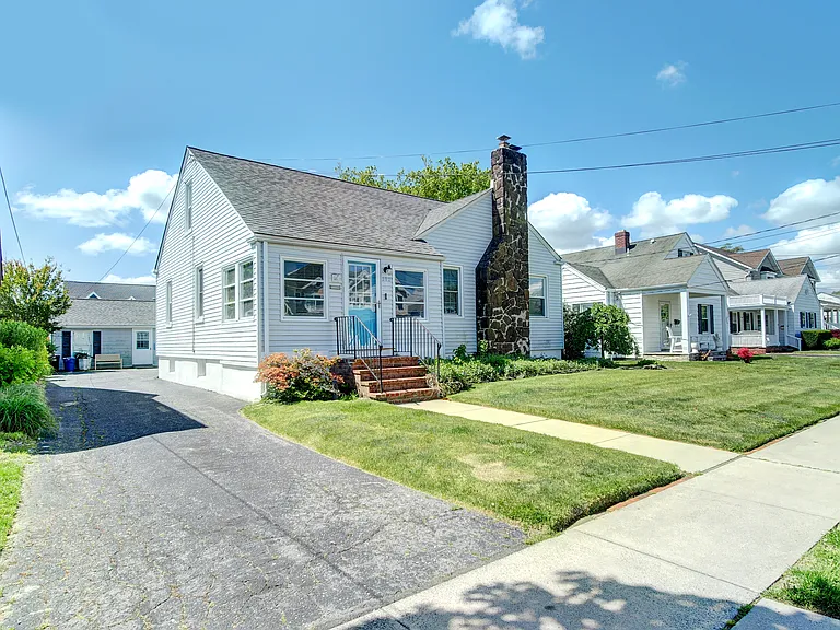 202 Homestead Ave #1 — Photo 2