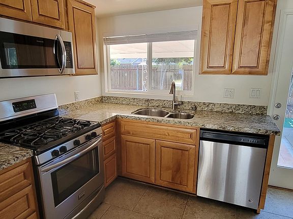2nd image of 5435 Elgin Ave
