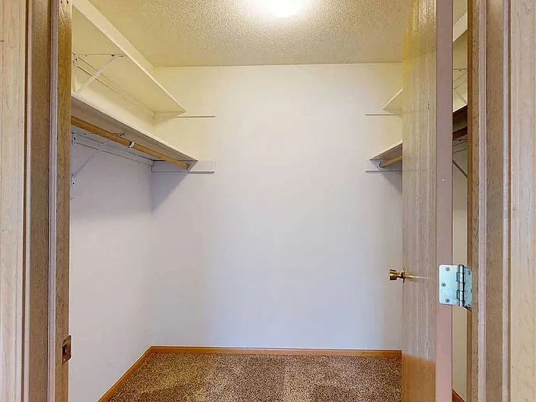 Northbrook Apartments — Photo 136