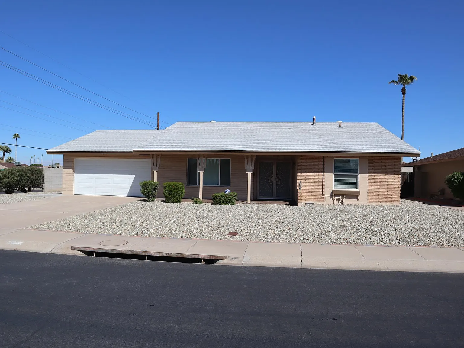 4240 W Hatcher Rd — Photo 1