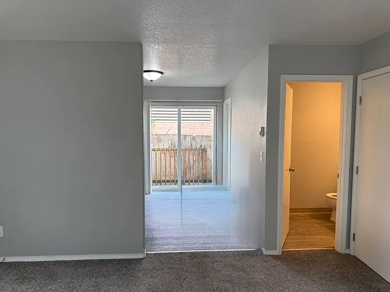 5623 SE 84th Ave #3 — Photo 8