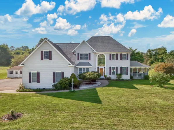 5 Roxbury Lane, Wallingford, CT 06492