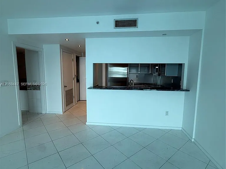 540 West Ave #1013 — Photo 9