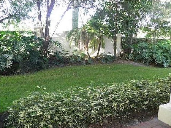 4th image of 1551 Passion Vine Cir