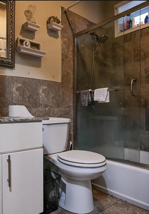 3 bed, 1000 sqft, $2,025 — Photo 4