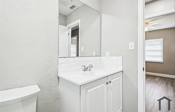 803 W Warren St — Photo 20