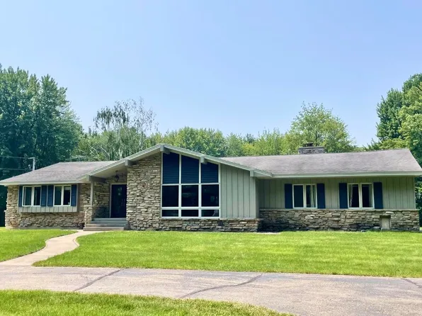 N2359 Schacht Rd, Marinette, WI 54143